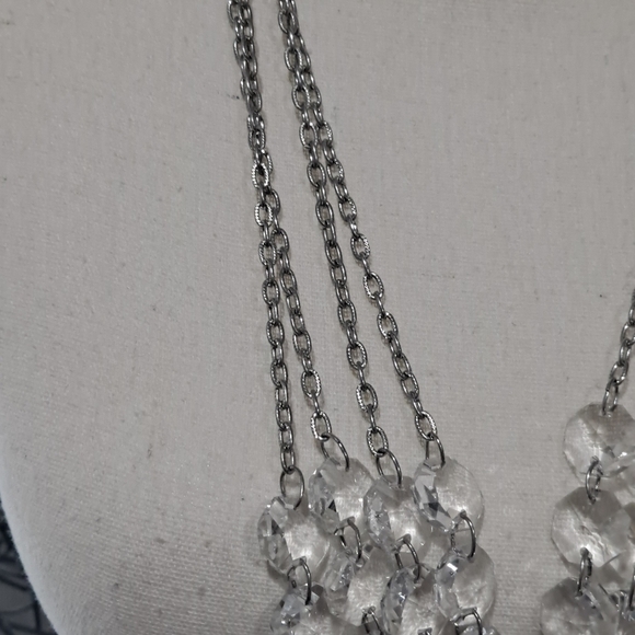 Statement necklace with Clear Crystals, 4 Strand Silver Chain - Picture 5 of 6